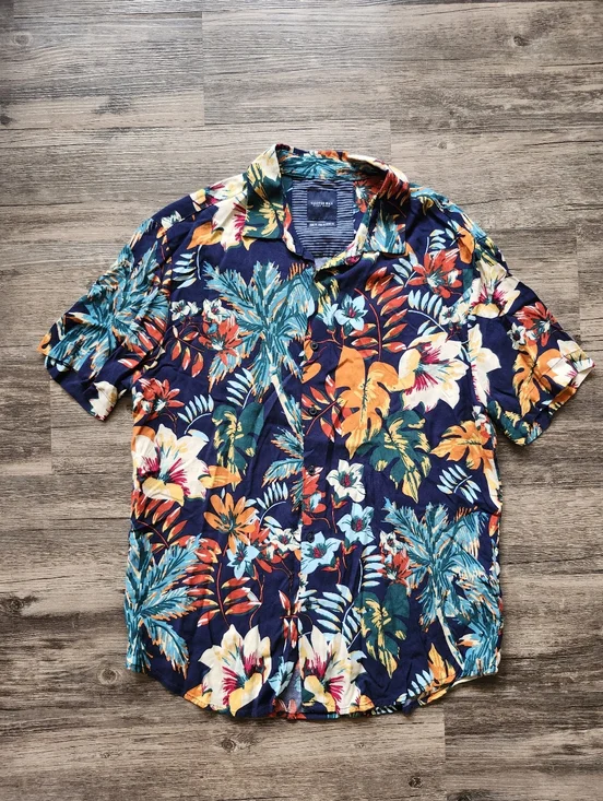 Cactus Man Ricky Singh Button Up Navy Tropical Floral Shirt - Picture 2 of 5